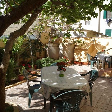 Bed And Breakfast Hibiscus Альгеро Экстерьер фото